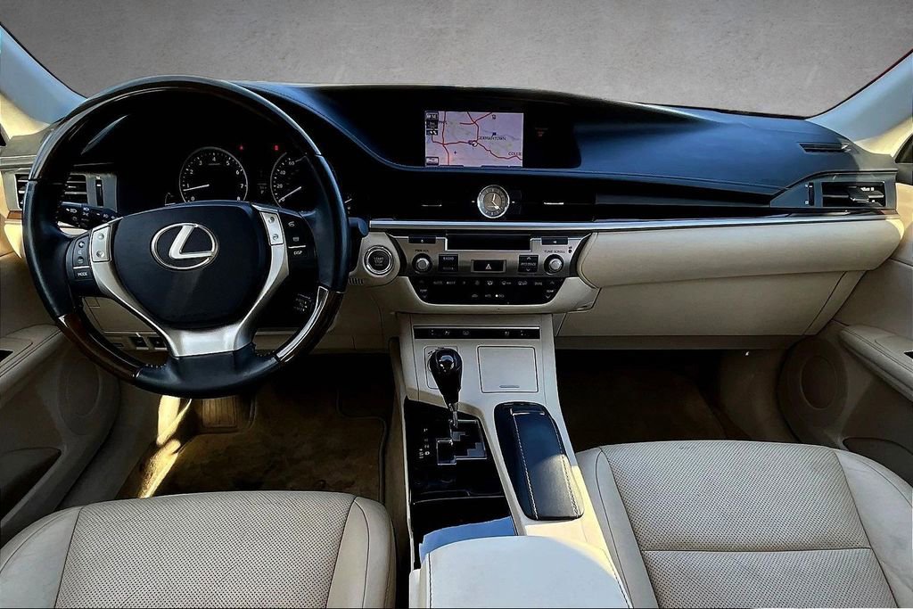 Used 2013 Lexus ES 350 image 9