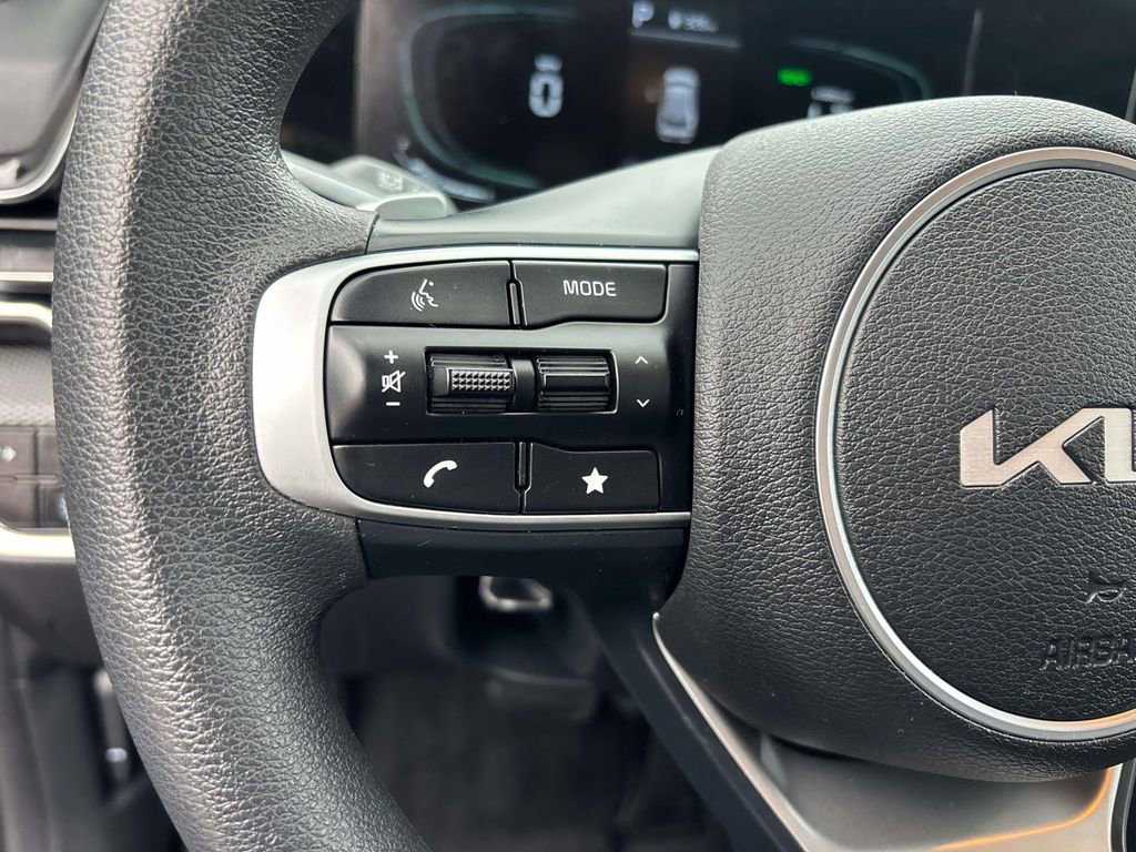 Used 2024 Kia Sportage LX image 17
