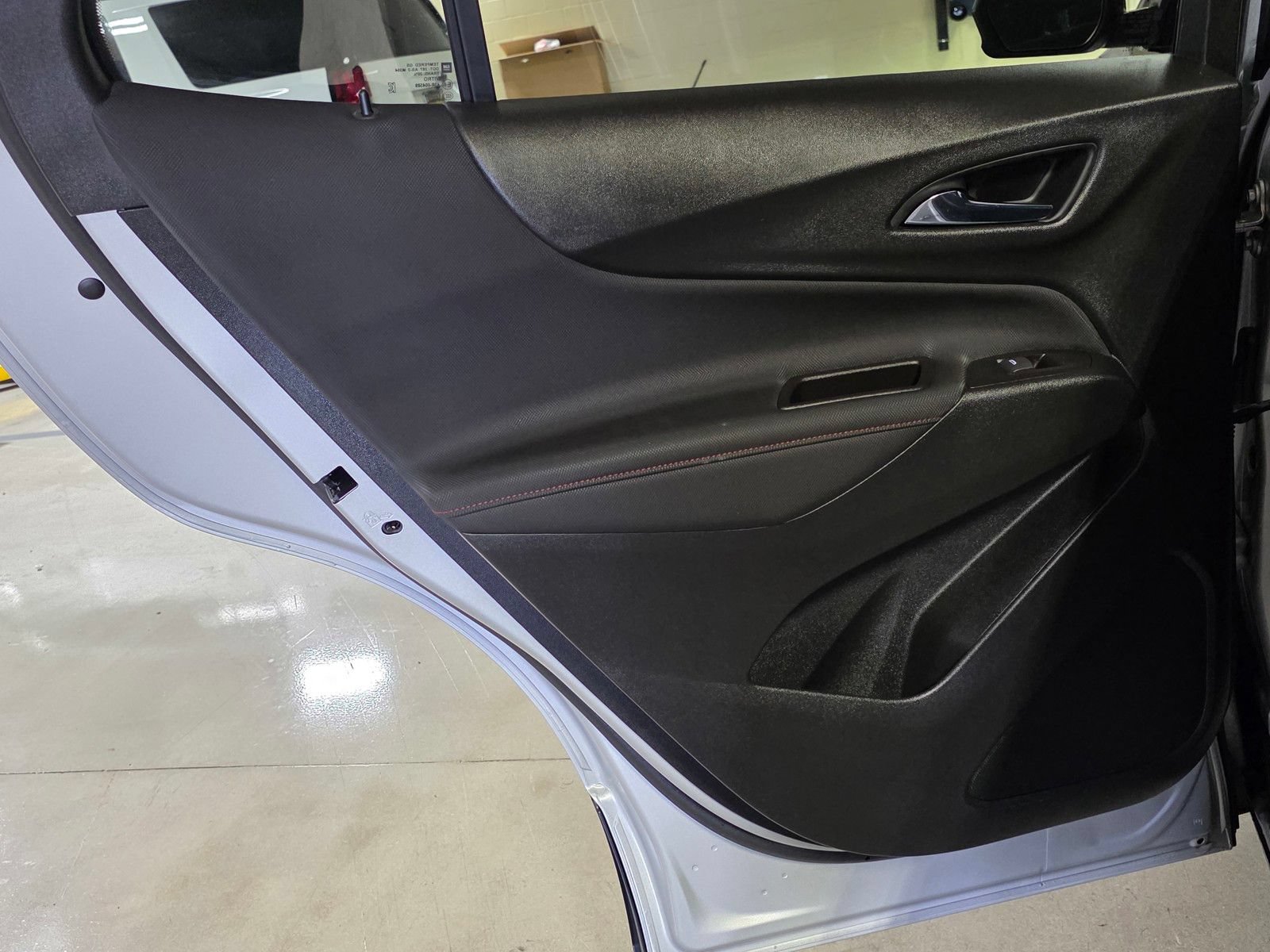 Used 2022 Chevrolet Equinox RS FWD image 13