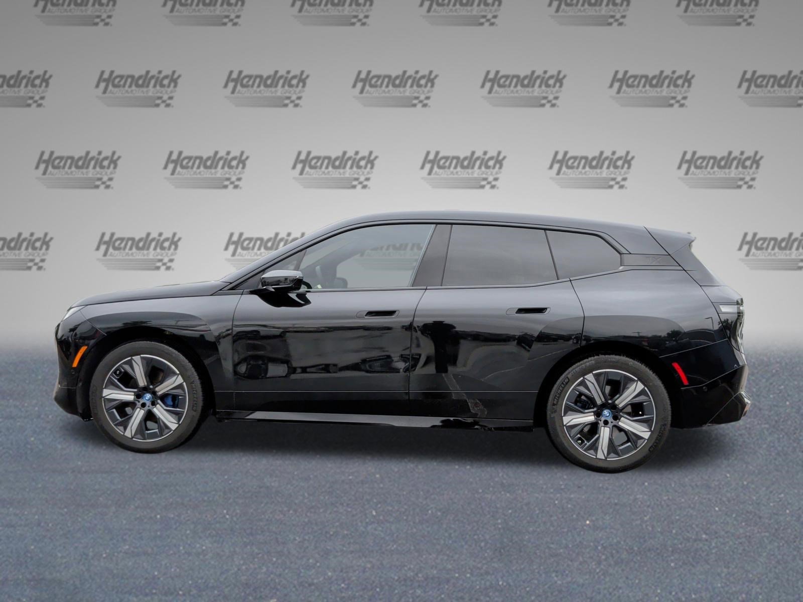 Used 2024 BMW iX xDrive50 w/ Premium Package AWD/4WD image 10