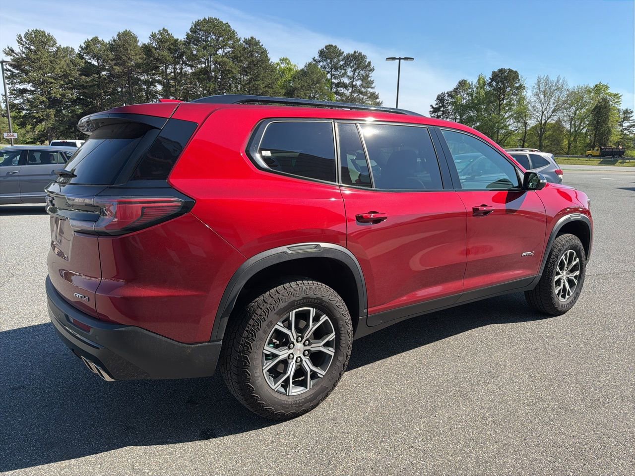 Used 2024 GMC Acadia AT4 w/ Luxury Package image 8