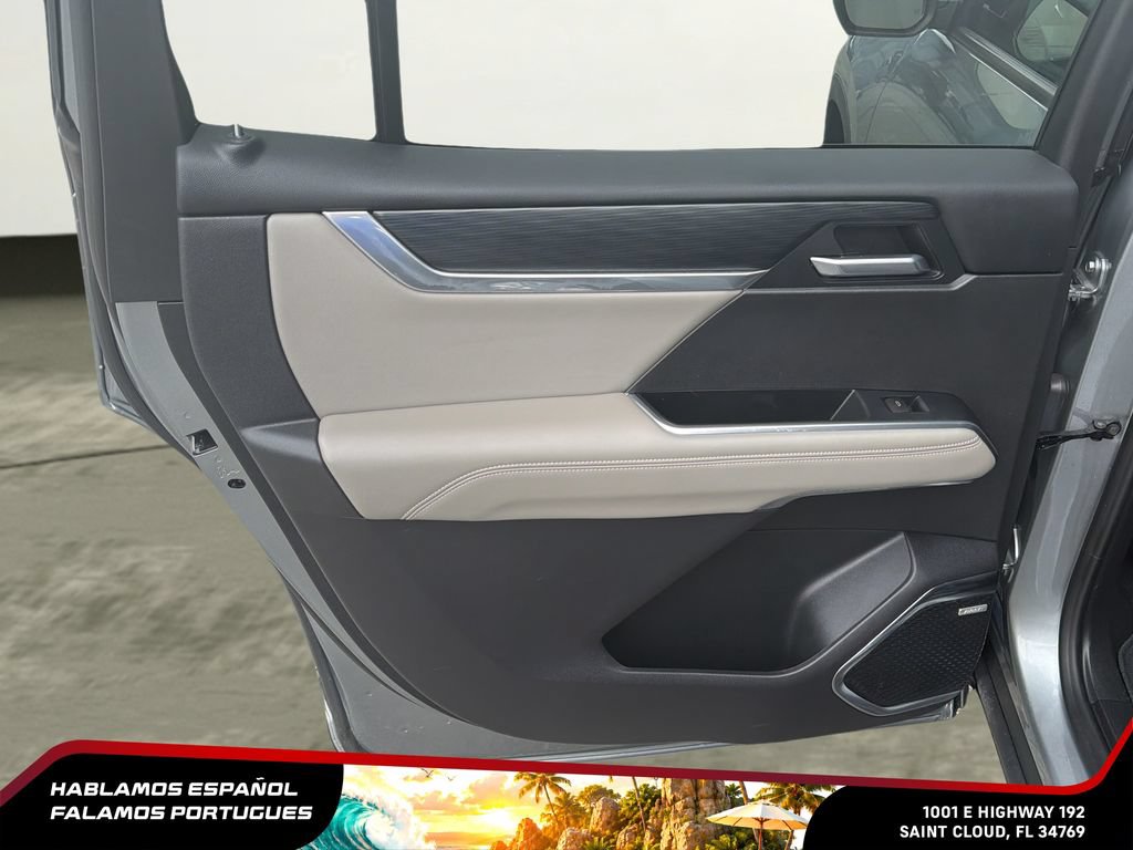 Certified 2026 GMC Acadia Elevation w/ Elevation Premium Package FWD image 23