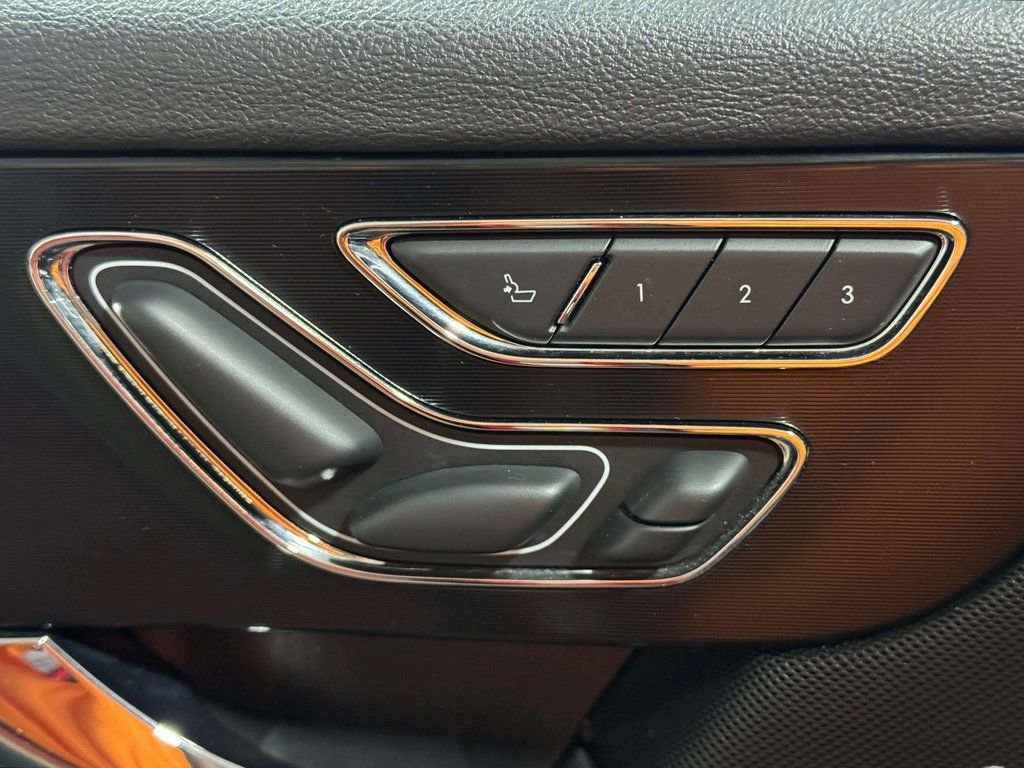 Used 2020 Lincoln Corsair Reserve w/ Equipment Group 202A image 9