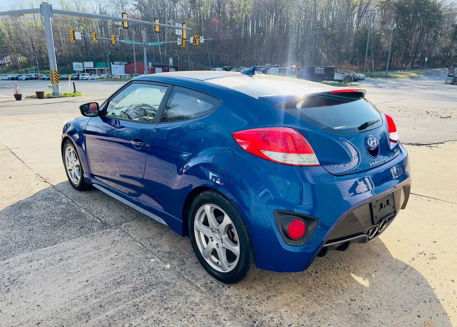 Used 2014 Hyundai Veloster Turbo R-Spec image 5