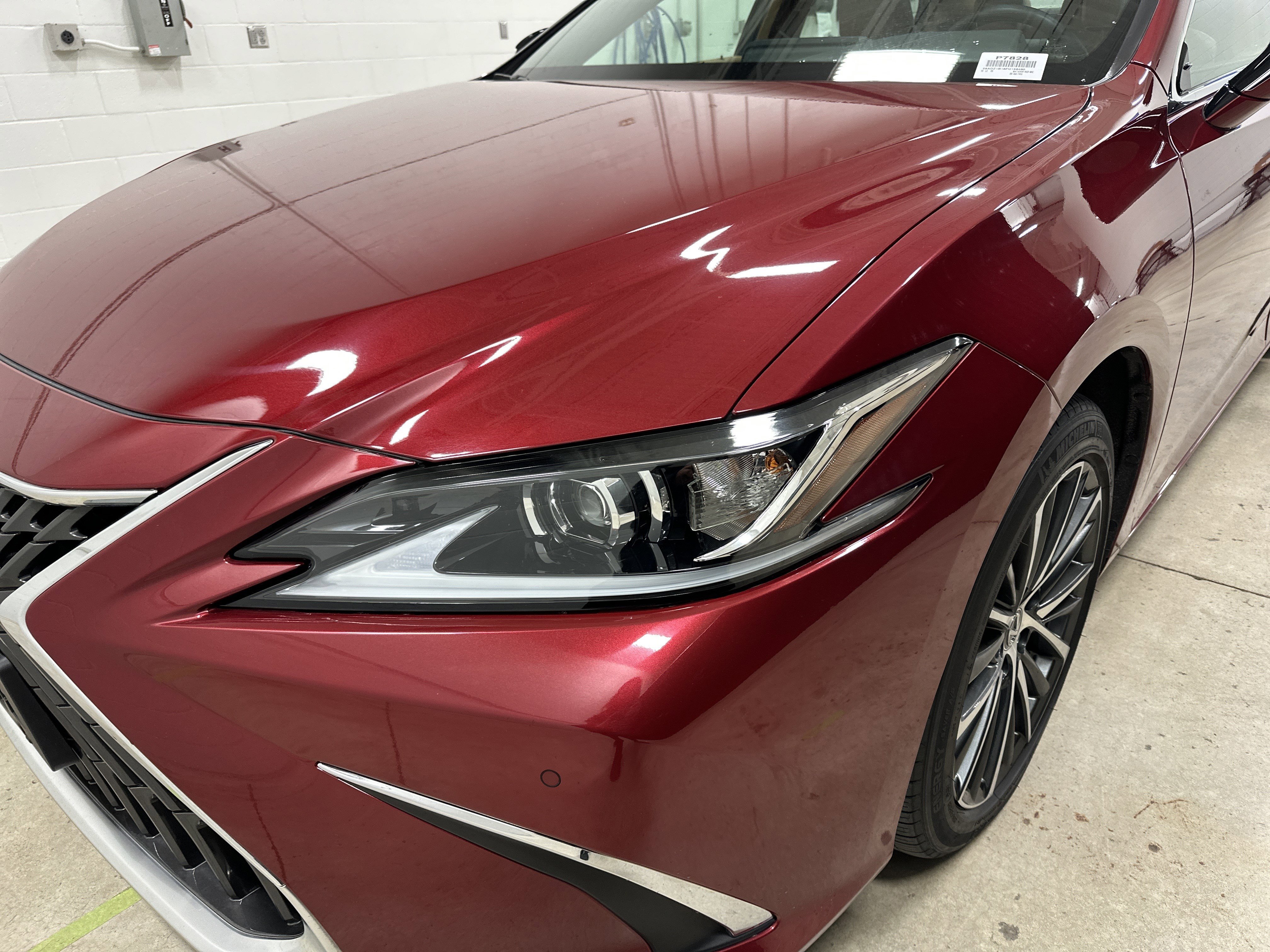 Certified 2023 Lexus ES 350 w/ Premium Package image 6