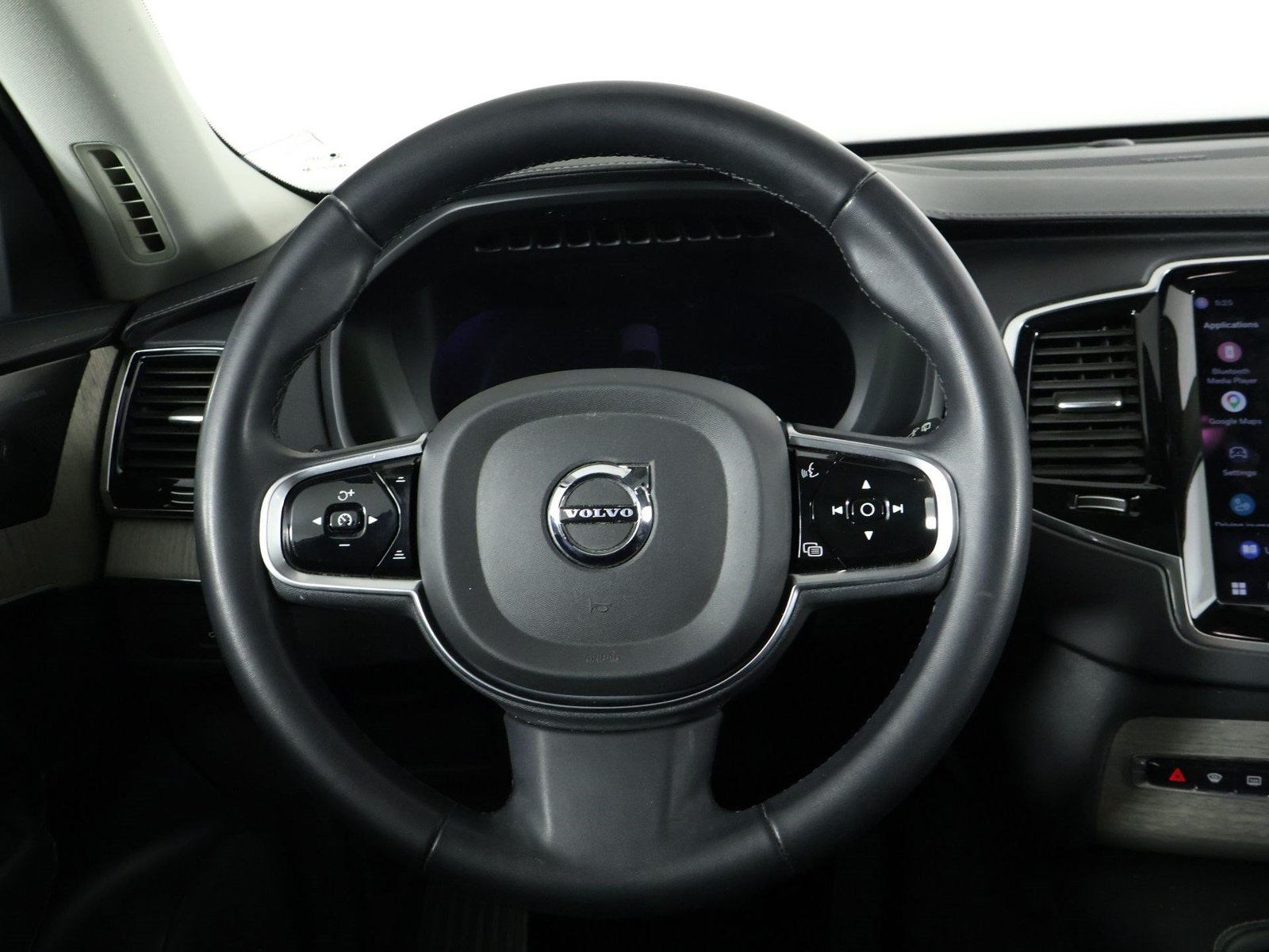 Certified 2023 Volvo XC90 T8 Ultimate AWD/4WD image 8