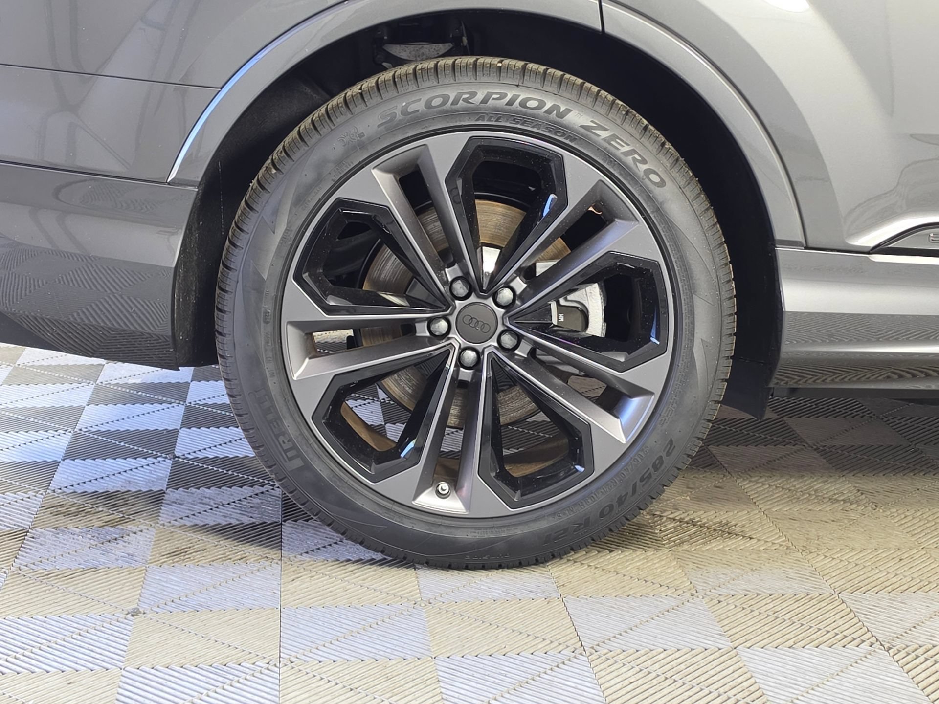 New 2026 Audi Q7 3.0T Premium Plus AWD/4WD image 7