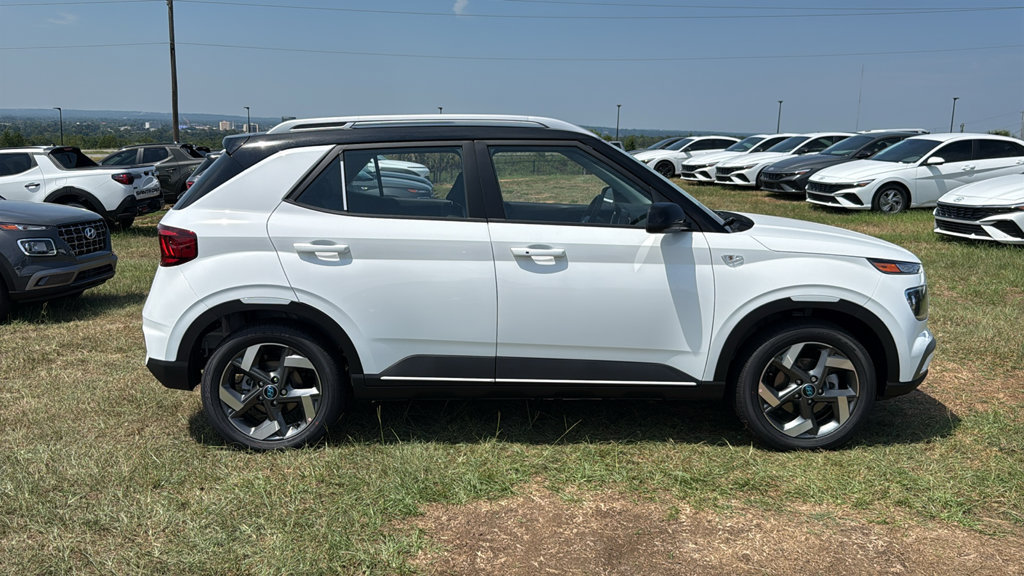 New 2026 Hyundai Venue SEL FWD image 8