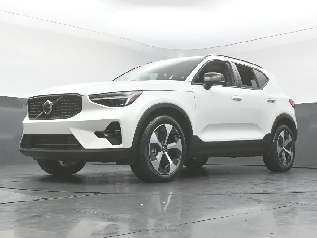 Used 2026 Volvo XC40 B5 Plus AWD/4WD image 54