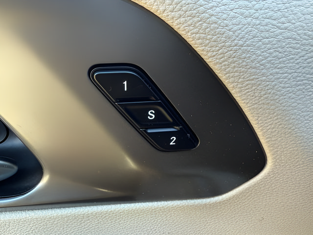 Used 2024 Chrysler Pacifica Touring-L FWD image 23
