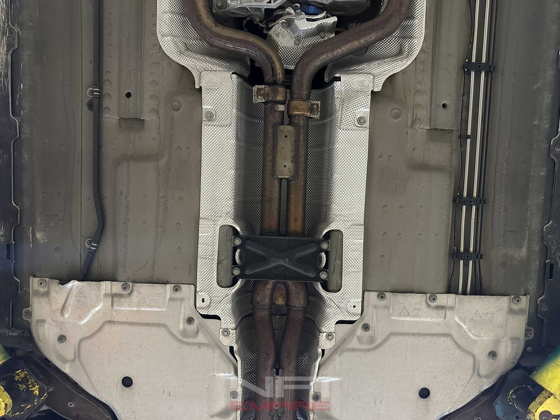 Used 2018 Jaguar F-TYPE R AWD/4WD image 53