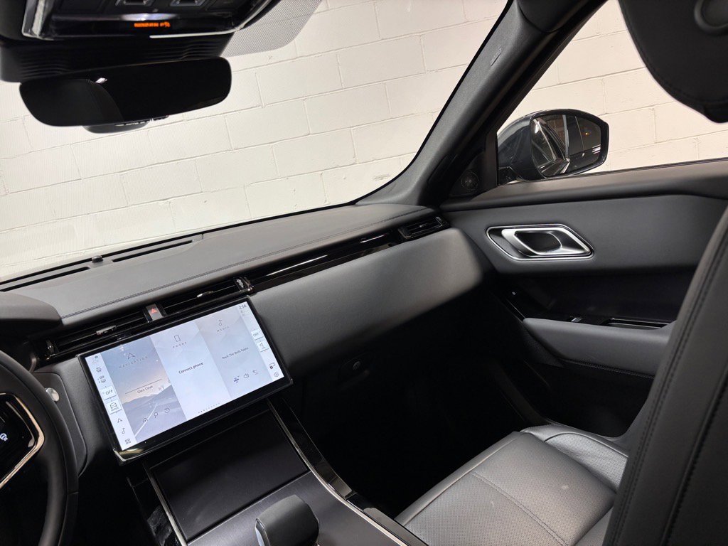 New 2026 Land Rover Range Rover Velar Dynamic SE image 36