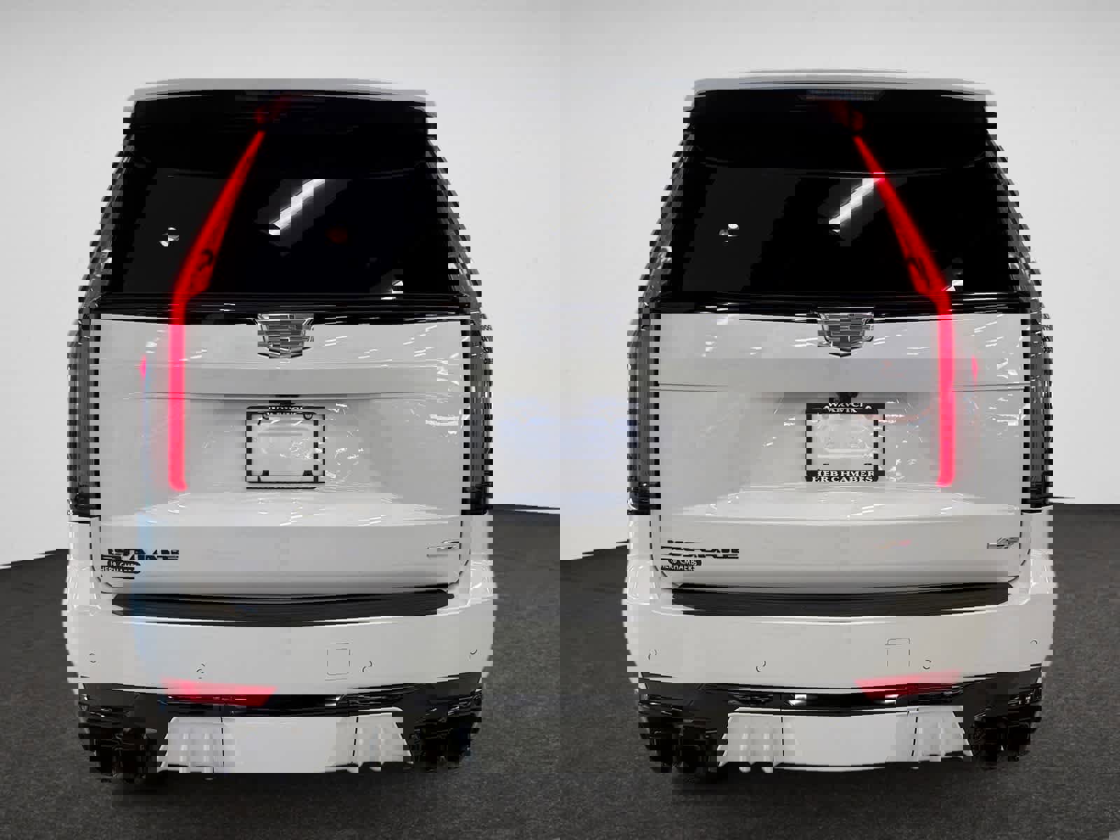 Used 2023 Cadillac Escalade V w/ LPO, ONYX Package image 6