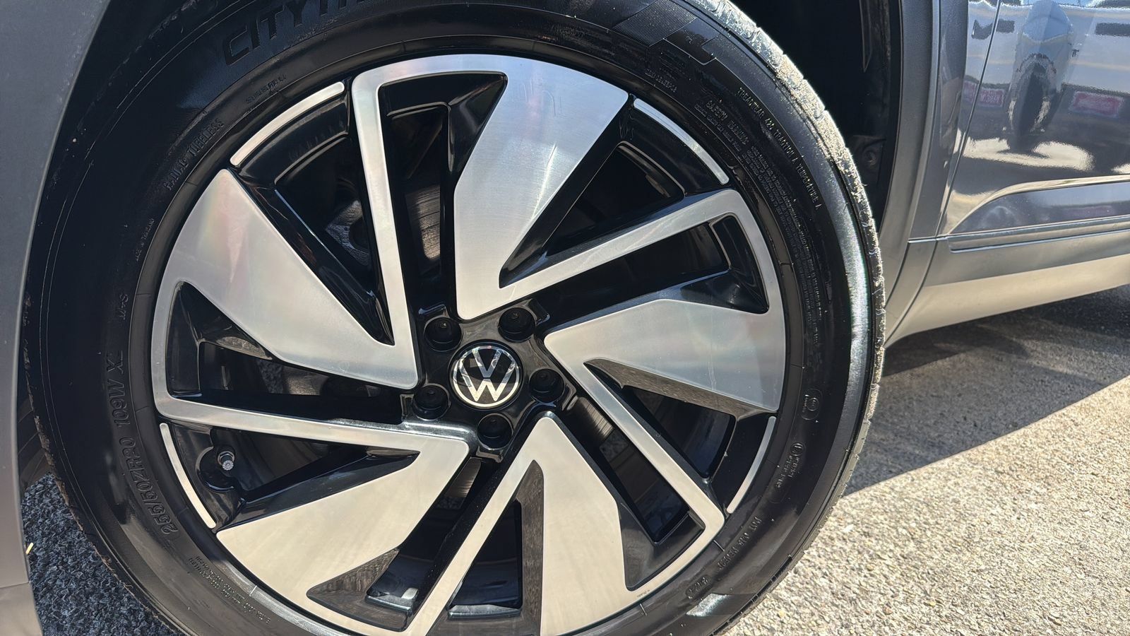Used 2024 Volkswagen Atlas SE FWD image 29