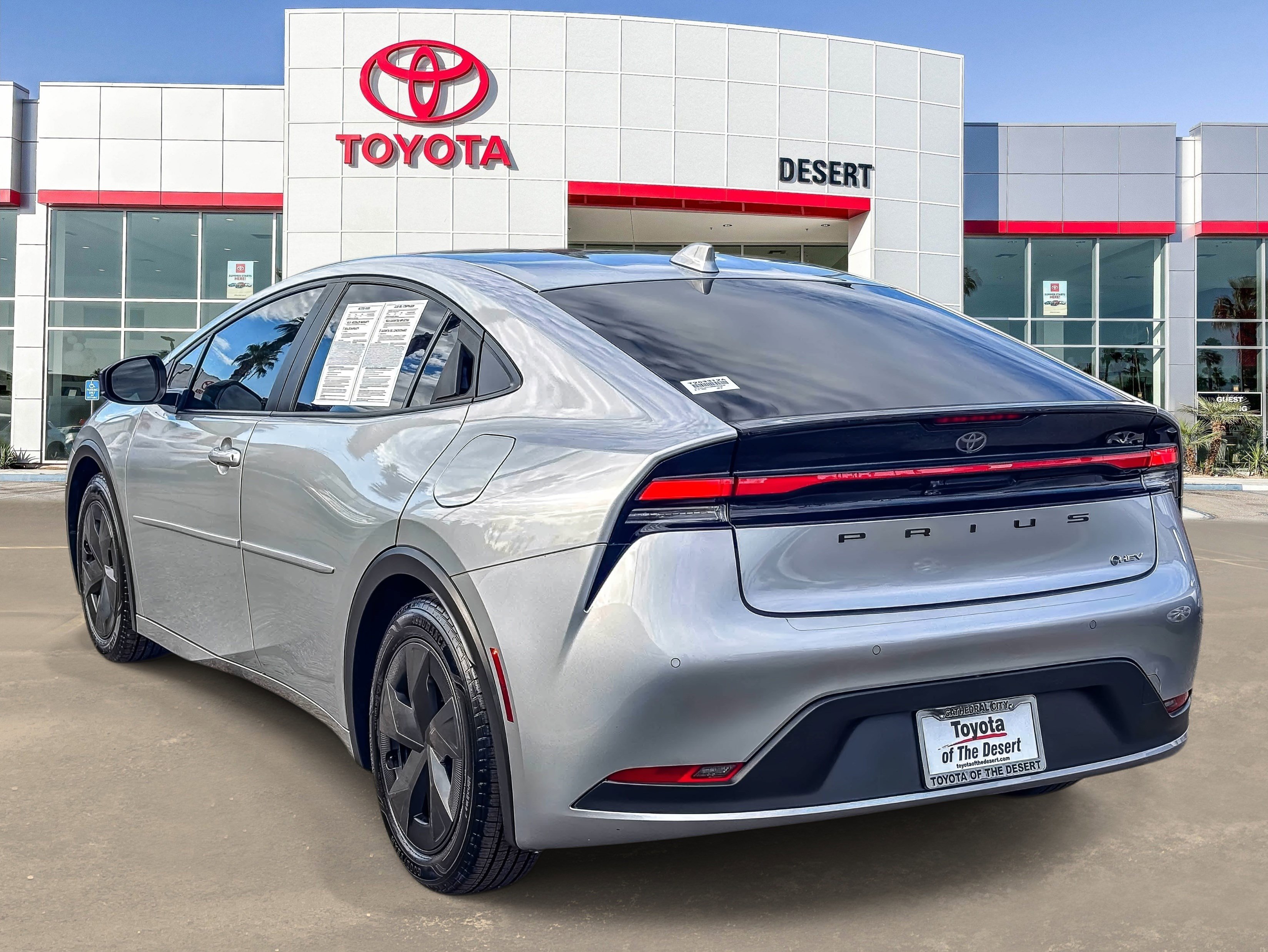 Used 2024 Toyota Prius LE image 5