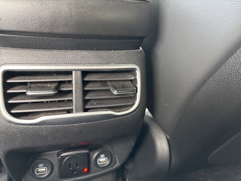 Used 2022 Hyundai Santa Fe Limited image 8