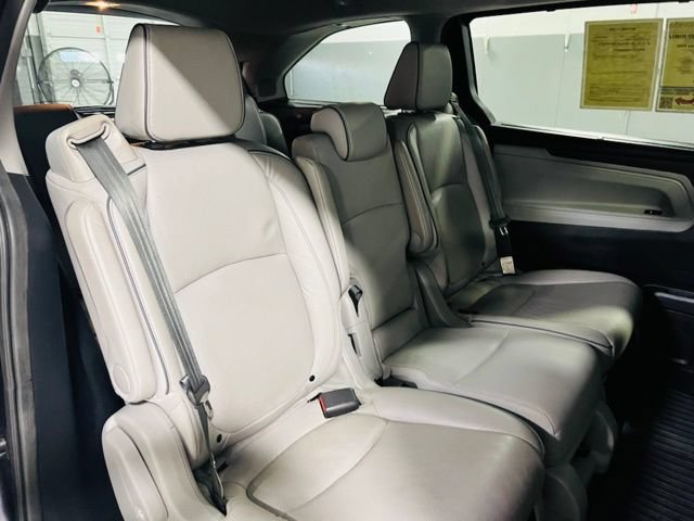 Used 2023 Honda Odyssey Elite image 32