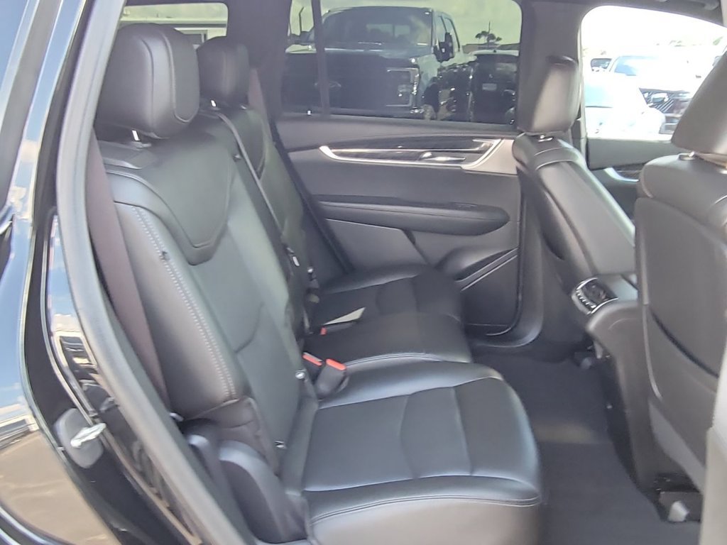 Certified 2021 Cadillac XT6 Premium Luxury FWD image 27