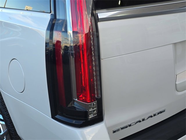 Used 2020 Cadillac Escalade Luxury w/ LPO, Radiant Package image 37