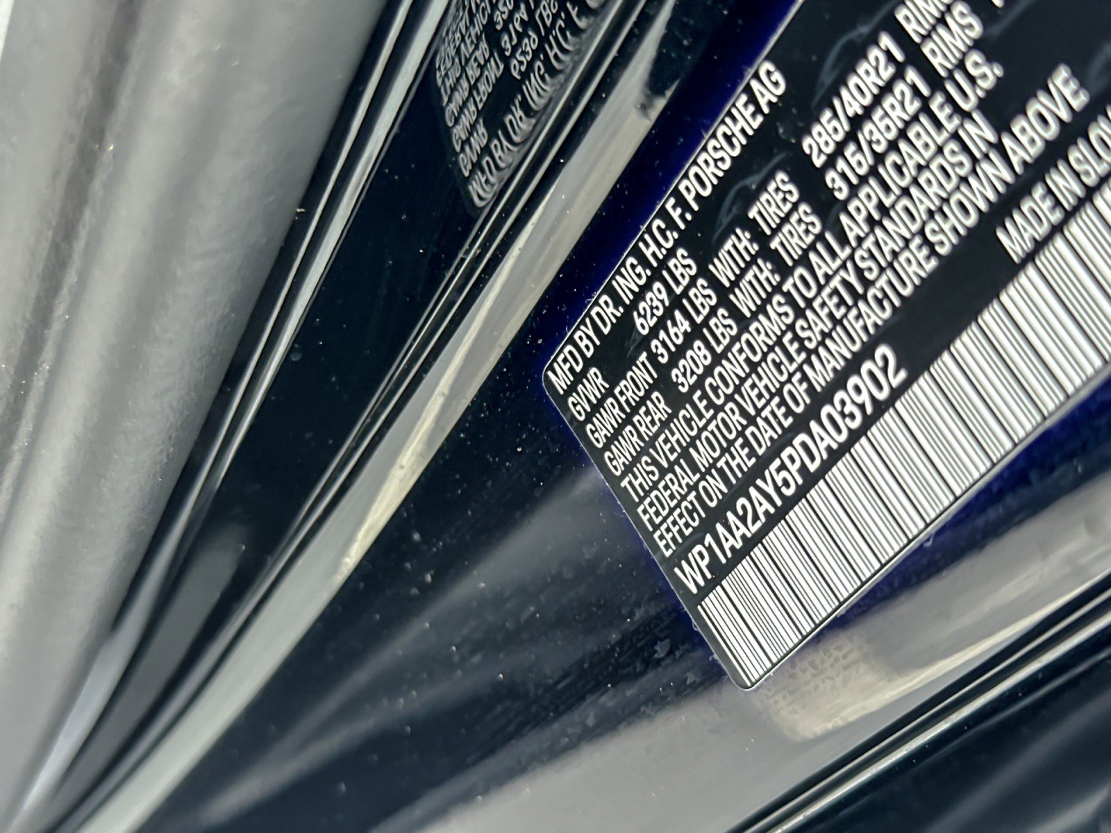 Certified 2023 Porsche Cayenne Platinum Edition image 28