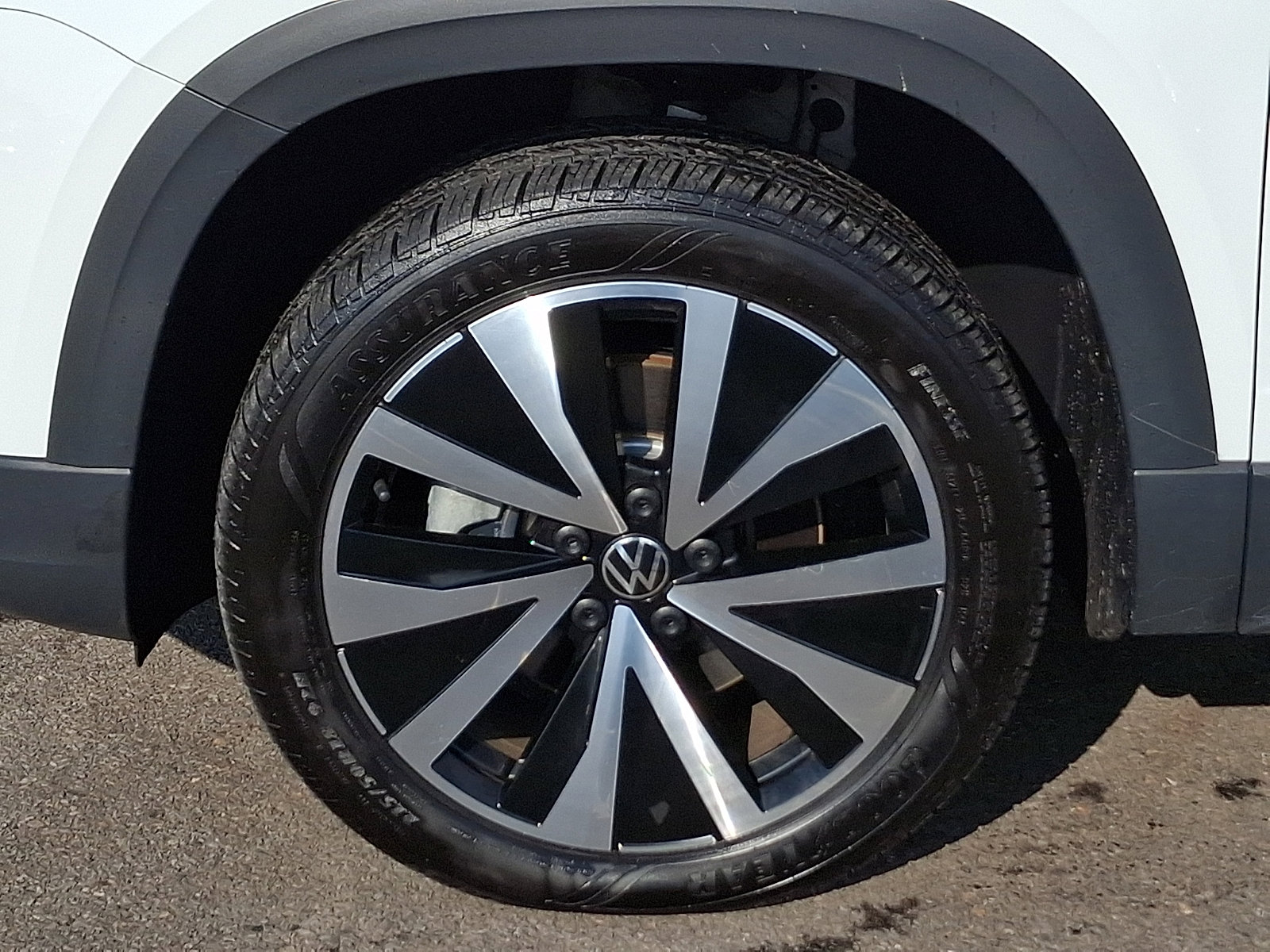 Used 2024 Volkswagen Taos SE image 8