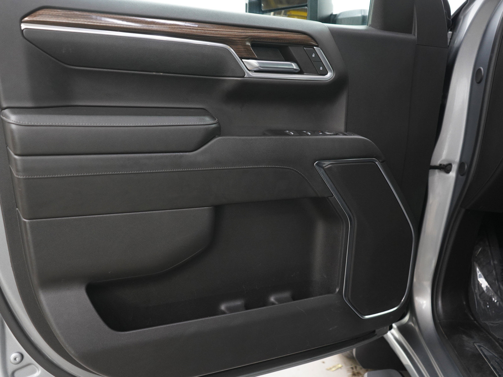 Used 2024 Chevrolet Silverado 1500 RST w/ Max Trailering Package AWD/4WD image 18