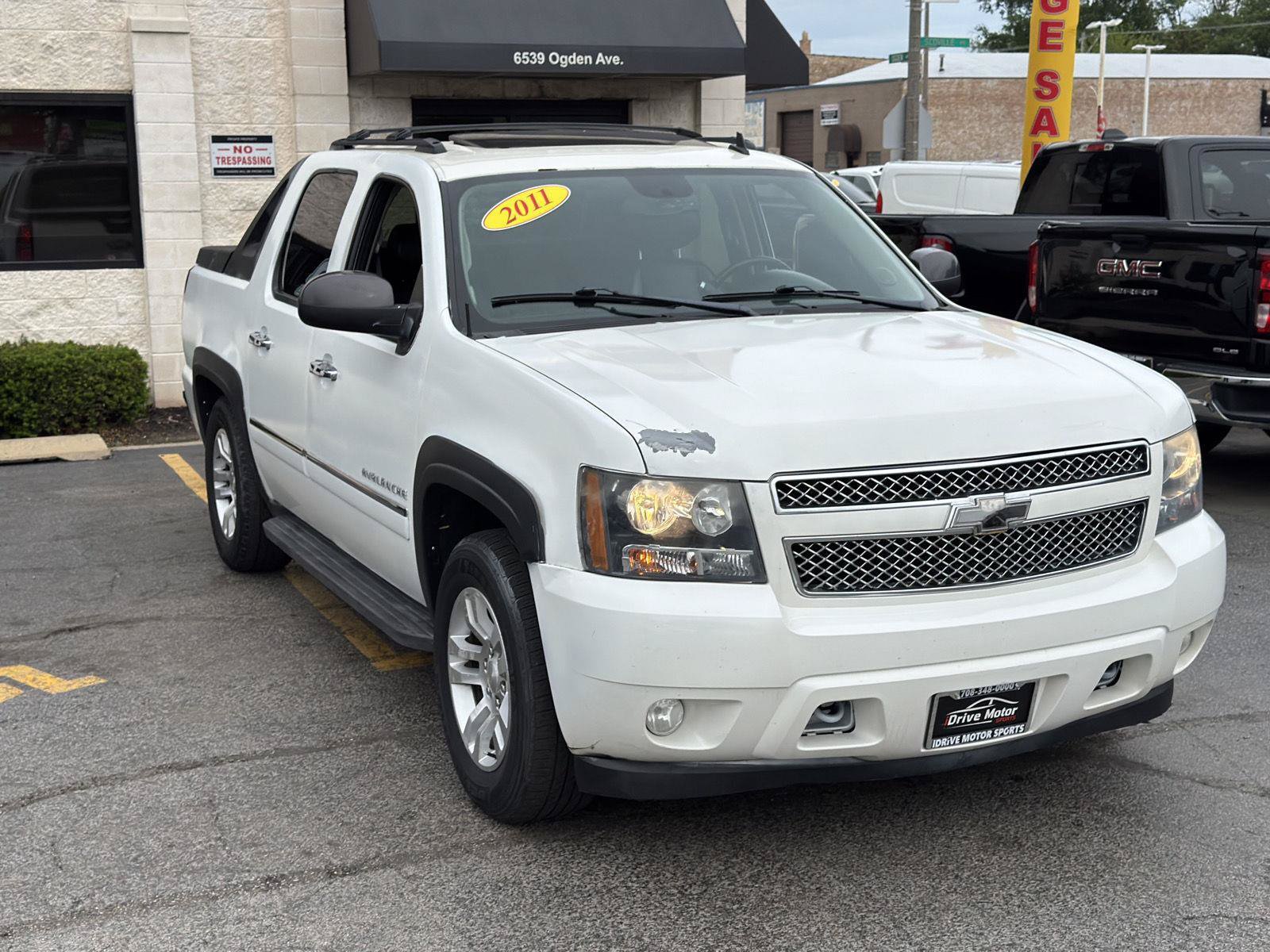 Used 2011 Chevrolet Avalanche LTZ AWD/4WD image 15