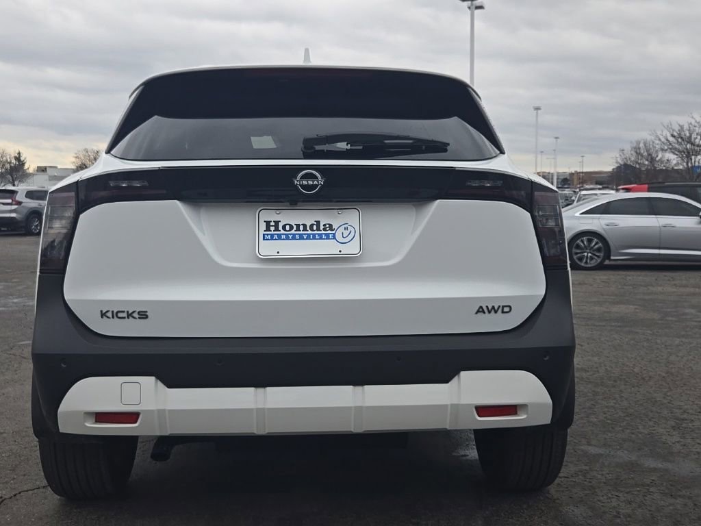 Used 2025 Nissan Kicks SV image 6