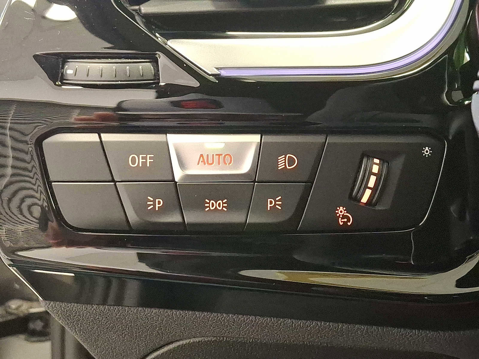 Certified 2023 BMW Z4 M40i w/ Premium Package image 18