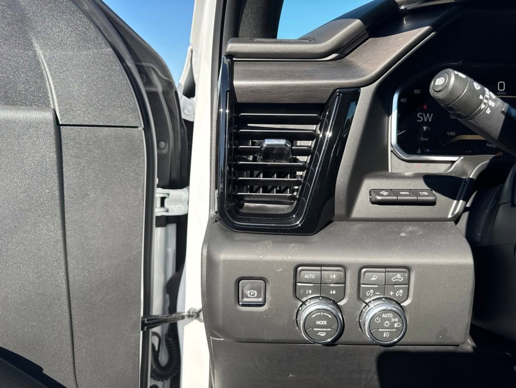 New 2026 GMC Sierra 1500 AT4 w/ AT4 Premium Package AWD/4WD image 14