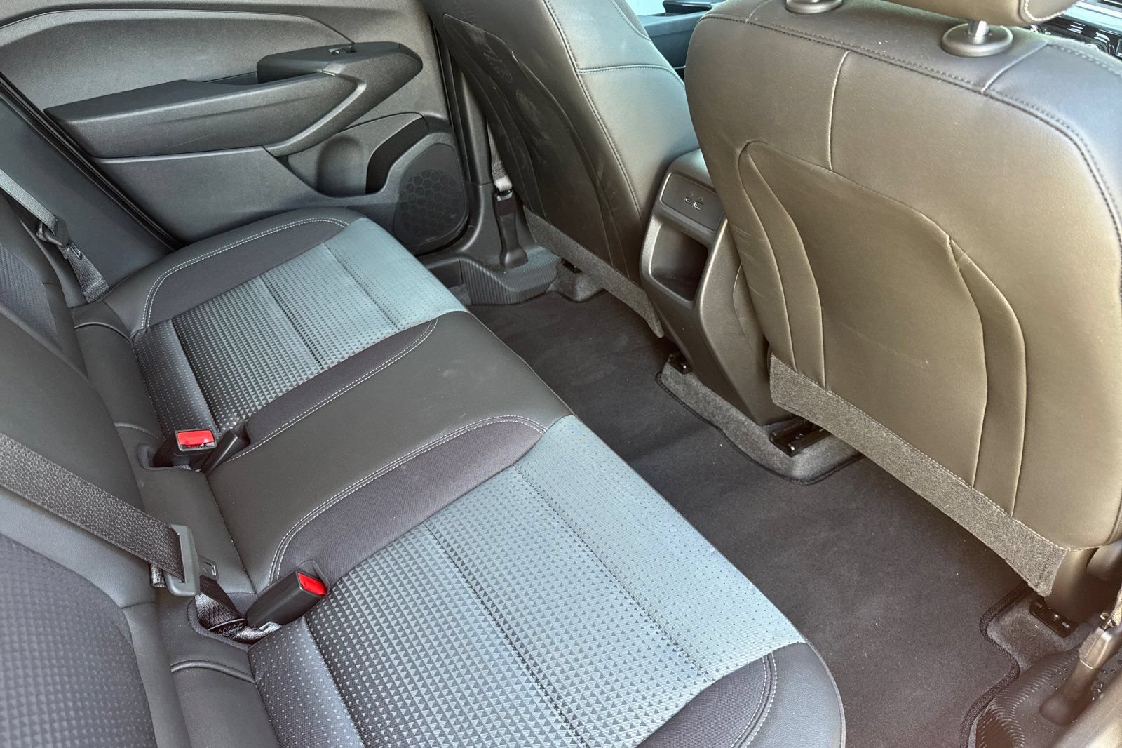 Used 2026 Chevrolet Trax LT w/ Sunroof Package FWD image 19