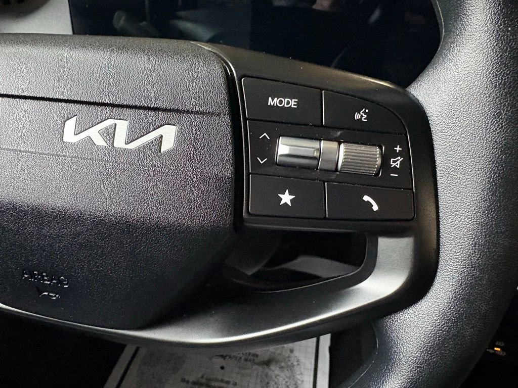 Used 2025 Kia K4 LXS FWD image 26