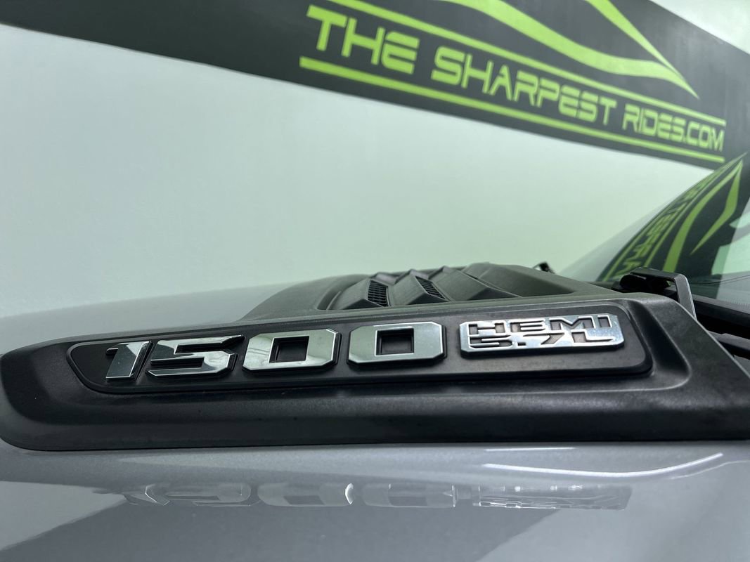 Used 2019 RAM 1500 Laramie w/ Sport Appearance Package AWD/4WD image 14