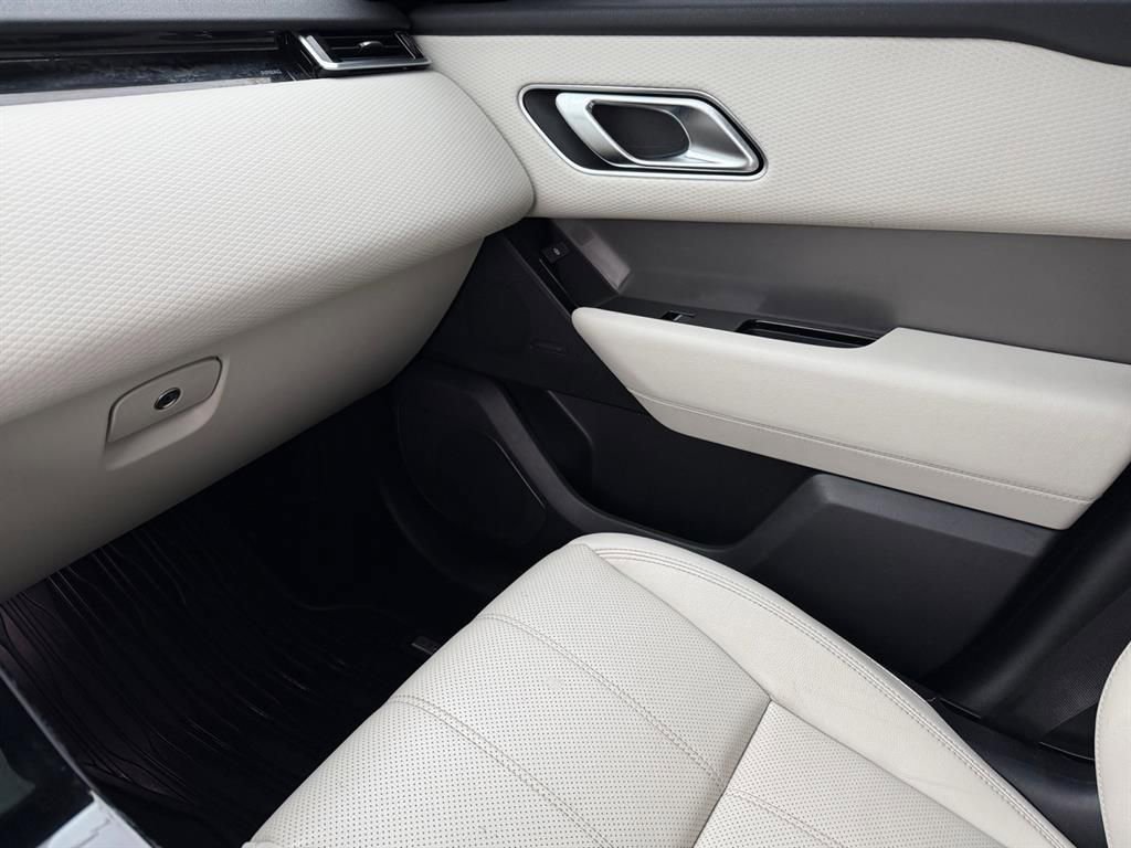 Used 2020 Land Rover Range Rover Velar S image 15