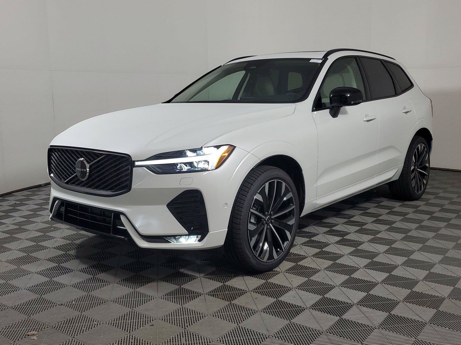 New 2027 Volvo XC60 B5 Ultra AWD/4WD image 3