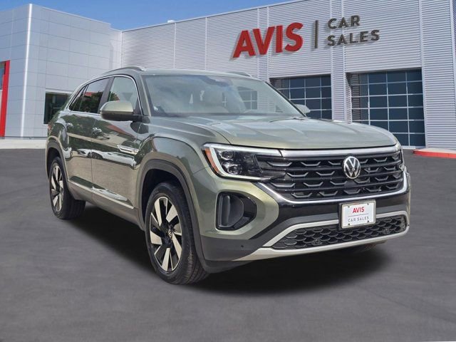 Used 2025 Volkswagen Atlas Cross Sport SEL image 3