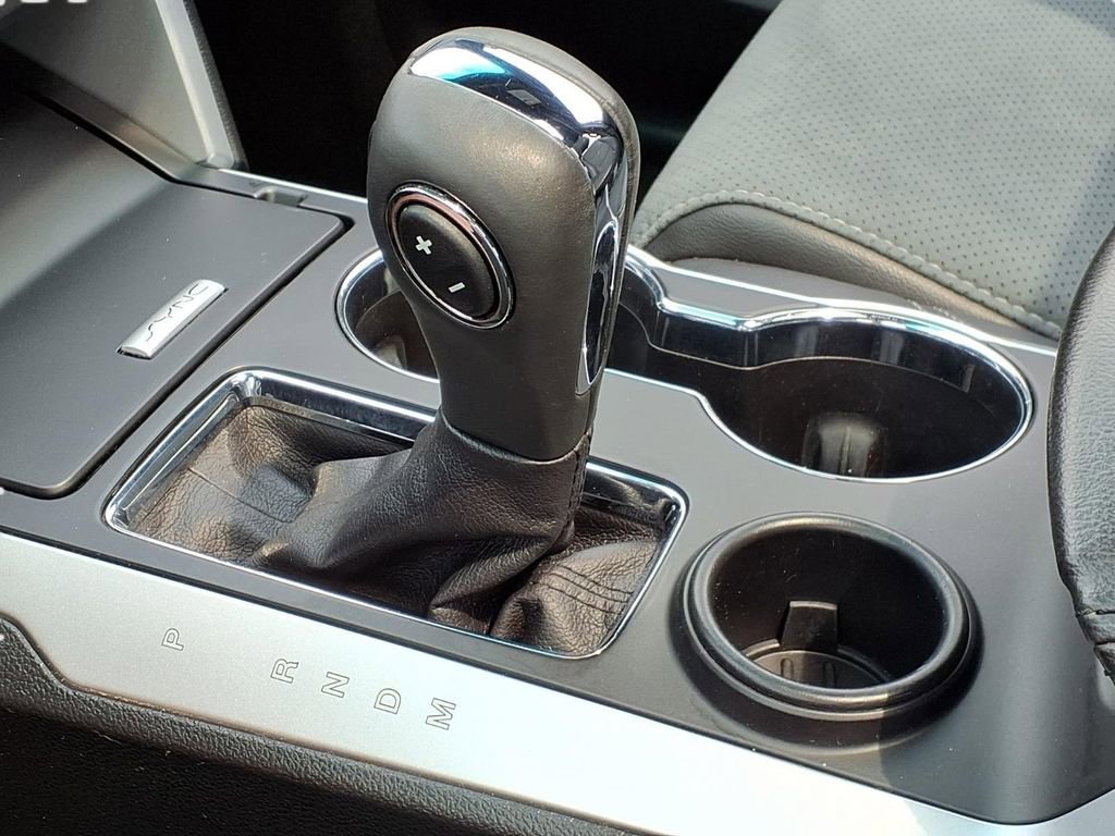 Used 2015 Ford Explorer XLT w/ Equipment Group 202B FWD image 17