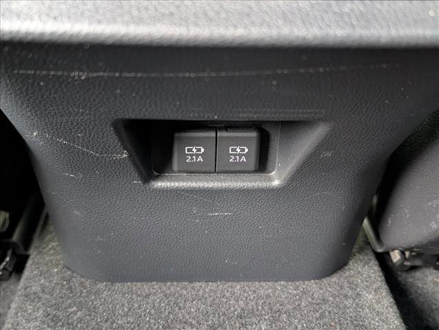 Used 2022 Toyota Venza XLE image 26