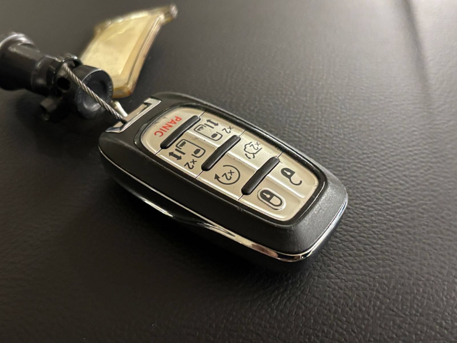 Used 2025 Chrysler Pacifica Select FWD image 26