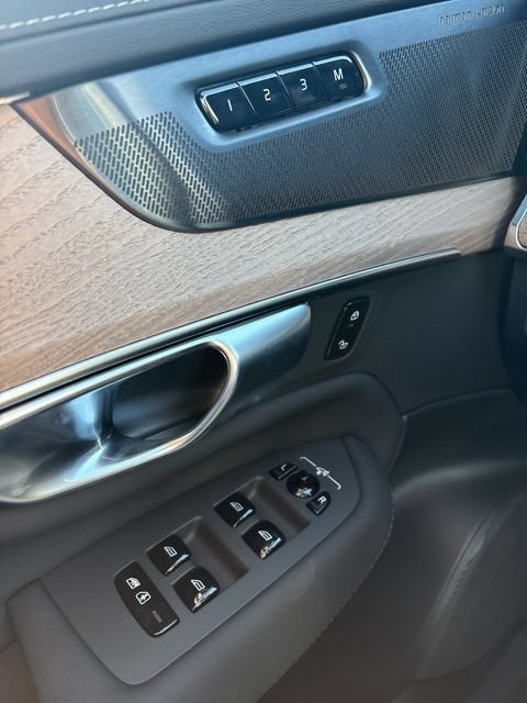 New 2026 Volvo XC90 T8 Plus w/ Protection Package Premier AWD/4WD image 19