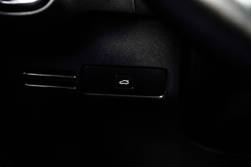 Used 2023 Volvo C40 P8 Recharge Ultimate w/ Protection Package Premier AWD/4WD image 29