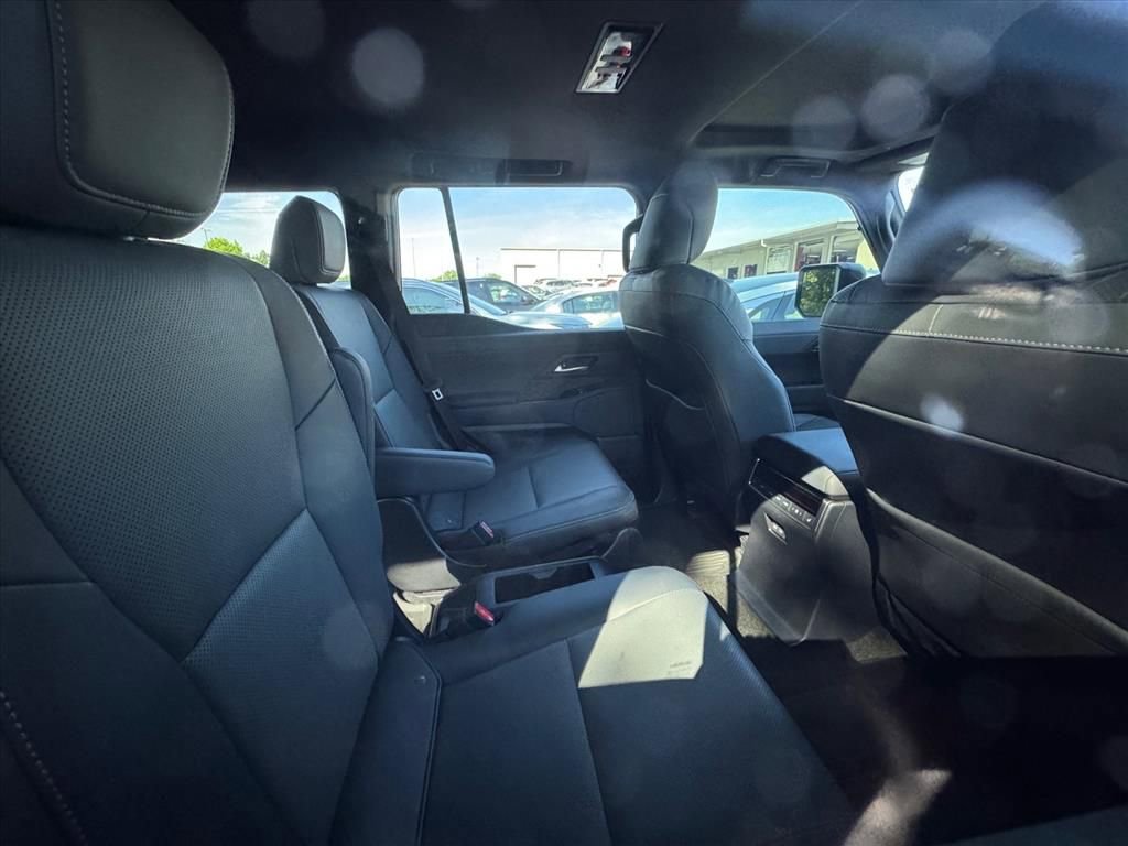 Used 2024 Lexus GX 550 w/ Accessory Package (2T) AWD/4WD image 4