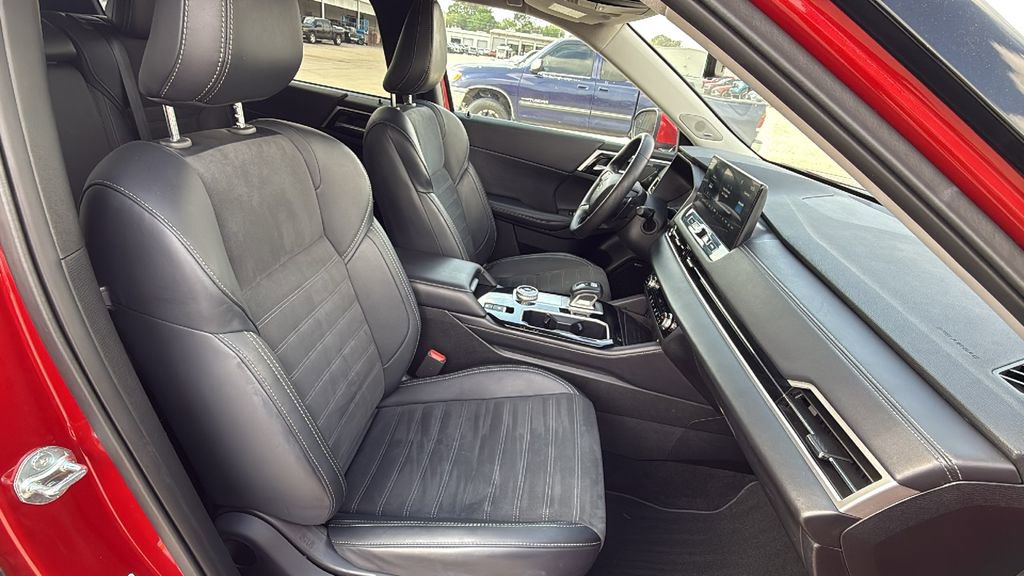 Used 2025 Mitsubishi Outlander SE image 32