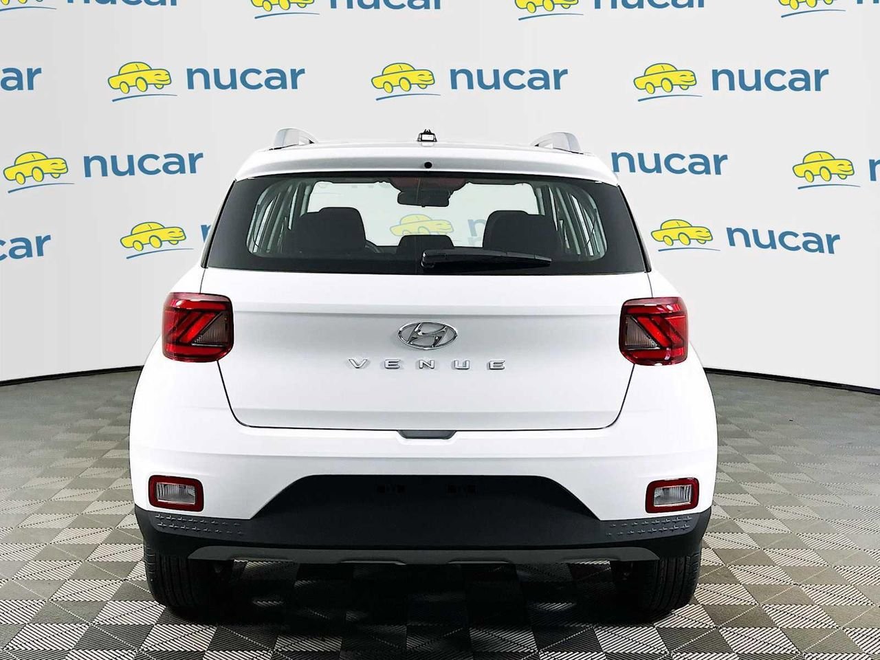 New 2026 Hyundai Venue SEL FWD image 6