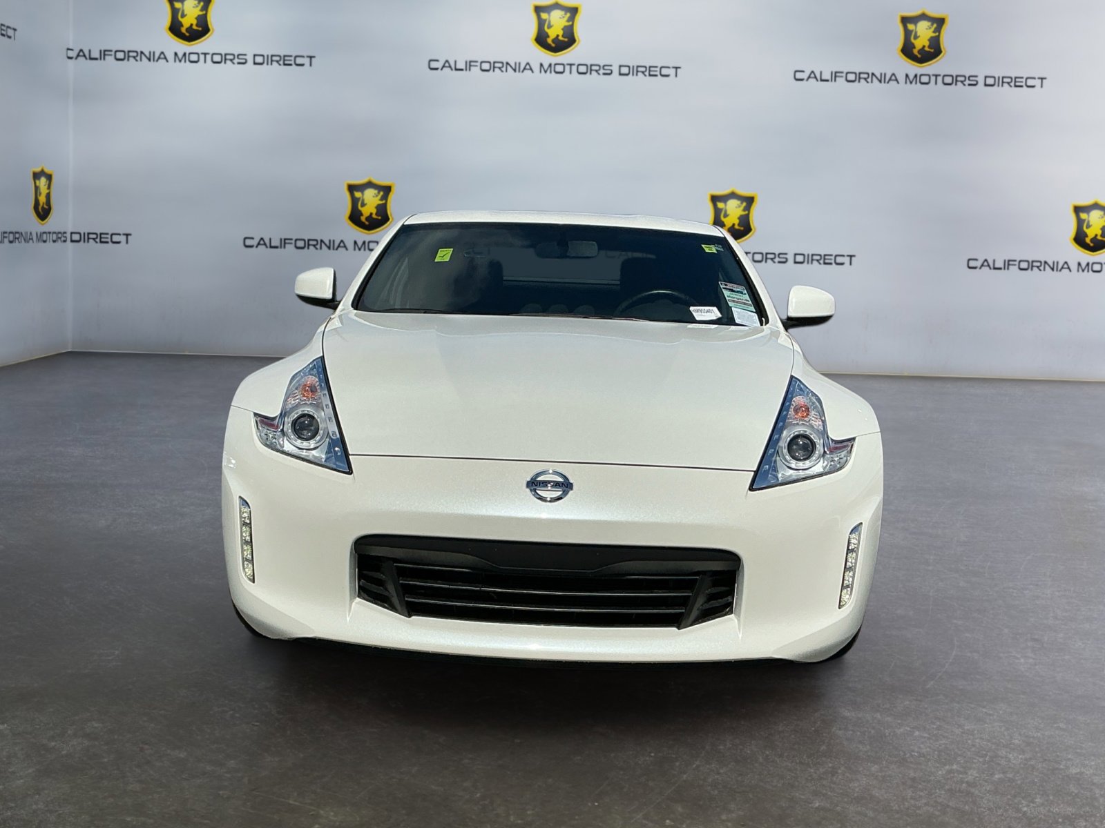 Used 2017 Nissan 370Z Coupe image 2