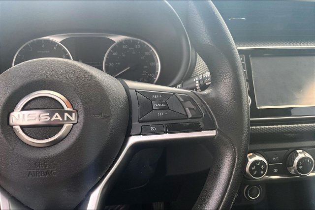 Used 2022 Nissan Kicks S FWD image 12