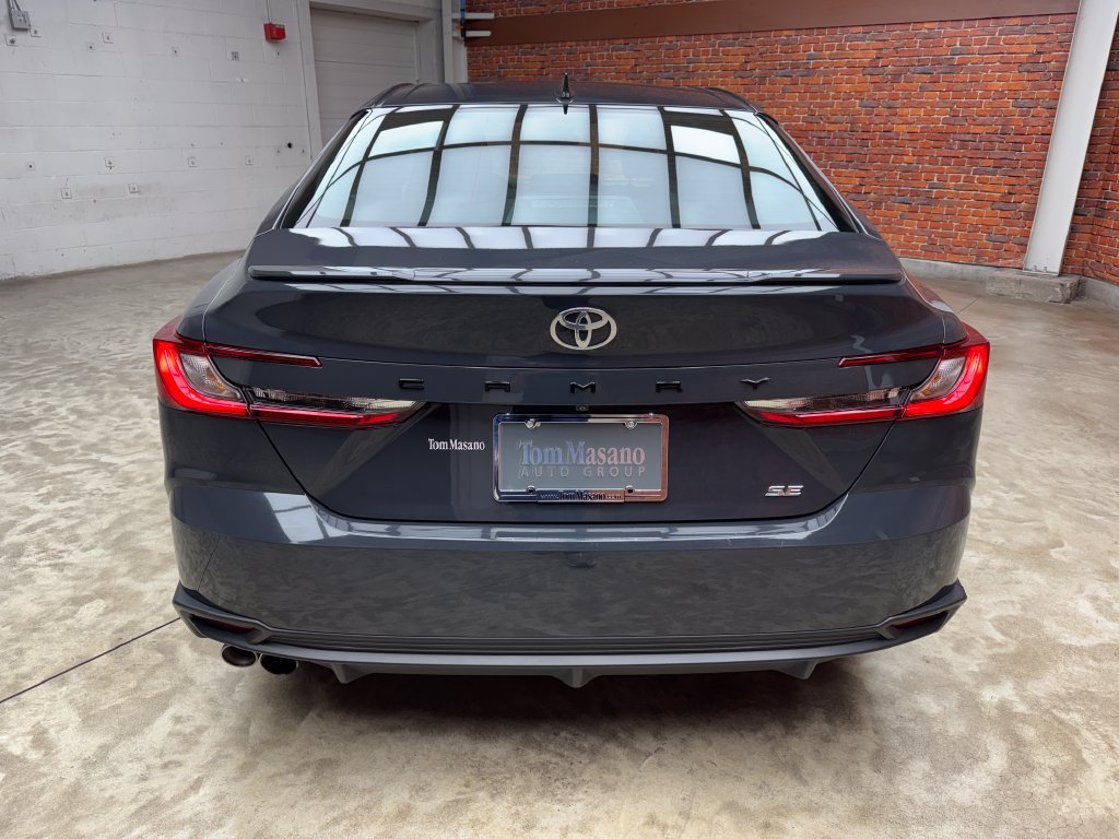 Used 2025 Toyota Camry SE FWD image 3