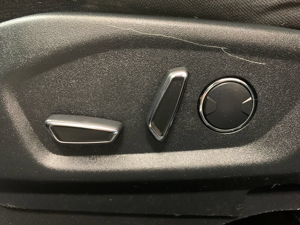 Used 2018 Ford Explorer XLT AWD/4WD image 19