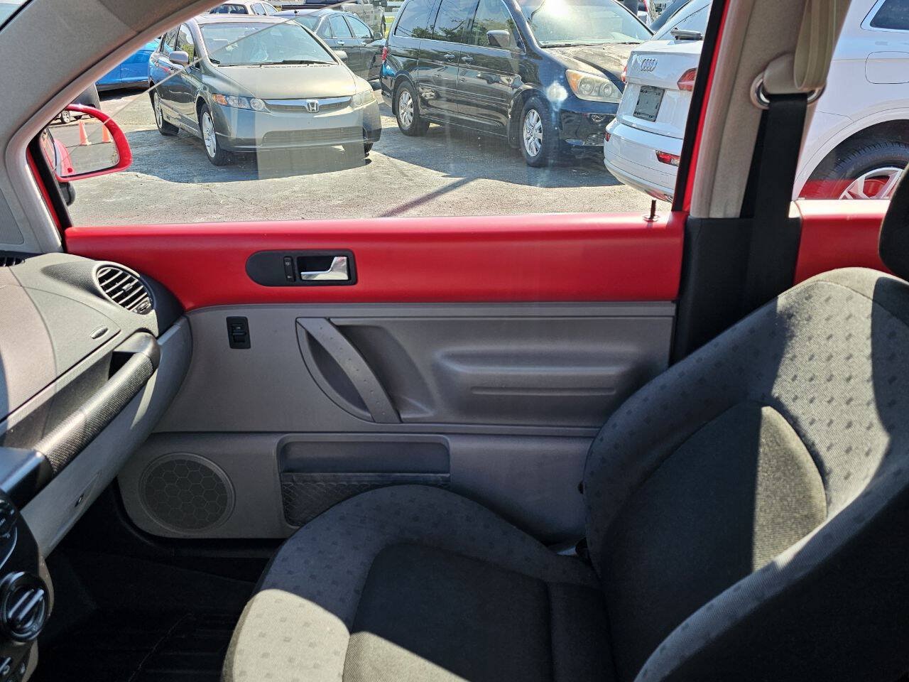 Used 1998 Volkswagen Beetle Coupe FWD image 19