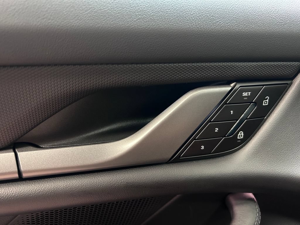New 2026 Porsche Taycan 4S AWD/4WD image 8